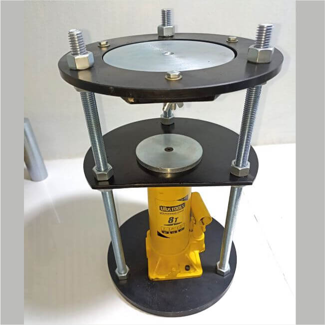 Extractor vertical para proctor CBR y Marshal (si podrian quitar las letras del equipo) w (1) Extractor vertical para proctor CBR y Marshal (si podrian quitar las letras del equipo) - Imagen 1